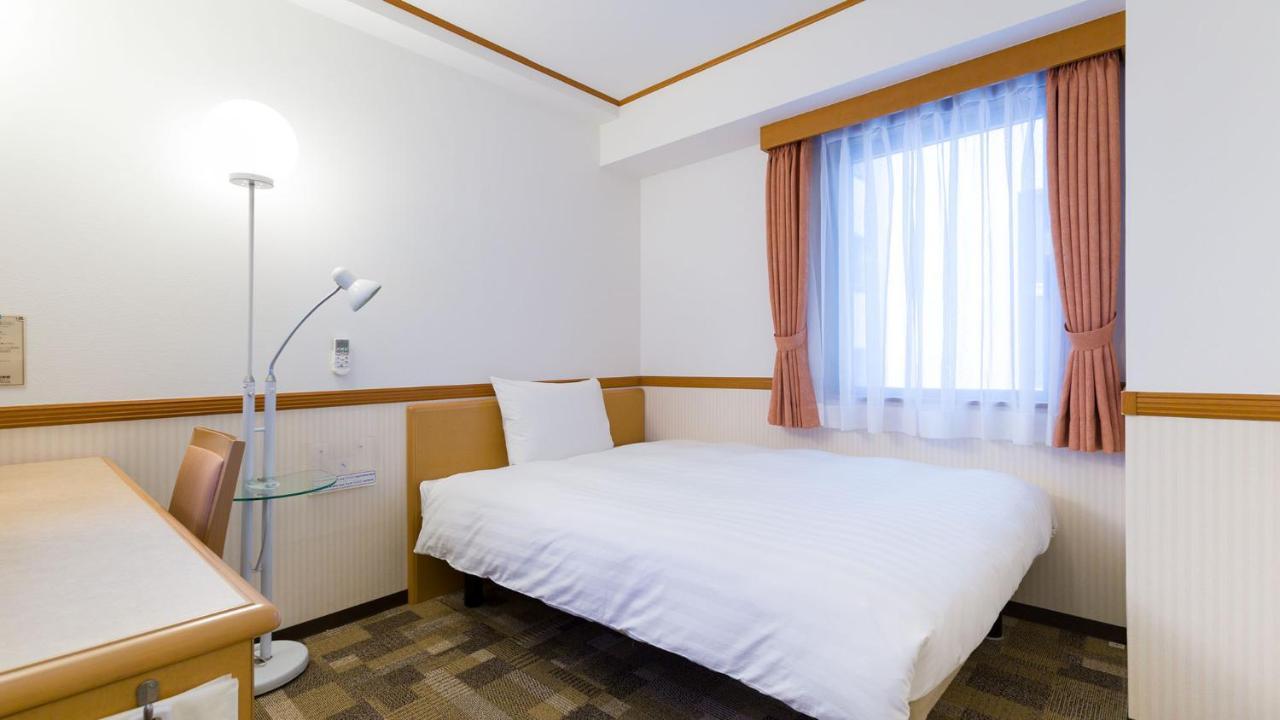 Toyoko Inn Okinawa Naha Asahibashi Ekimae Exteriör bild