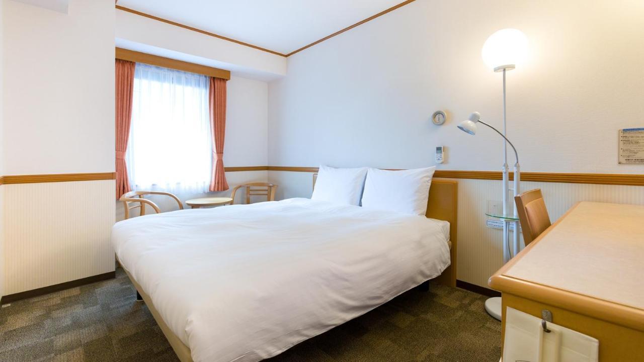 Toyoko Inn Okinawa Naha Asahibashi Ekimae Exteriör bild