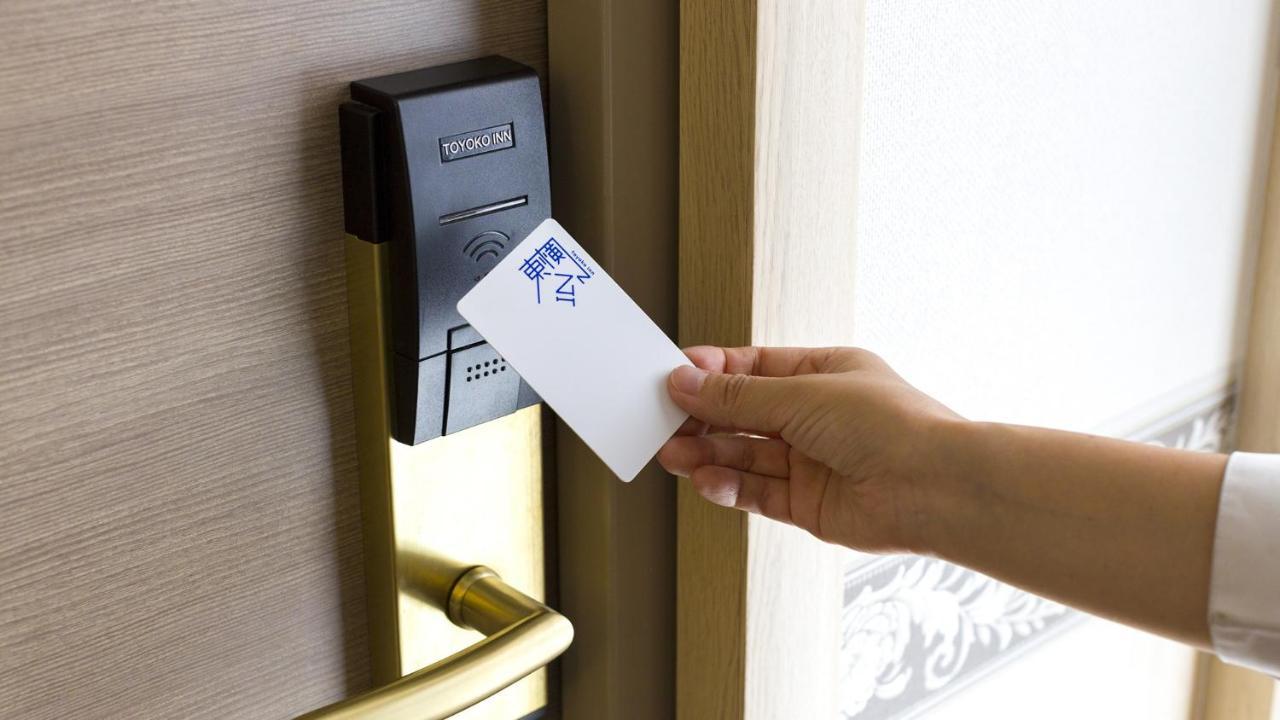 Toyoko Inn Okinawa Naha Asahibashi Ekimae Exteriör bild