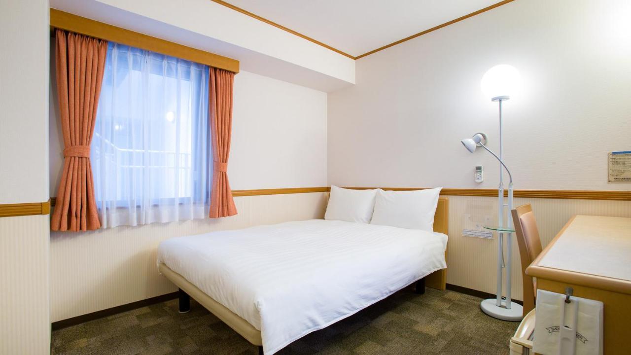 Toyoko Inn Okinawa Naha Asahibashi Ekimae Exteriör bild