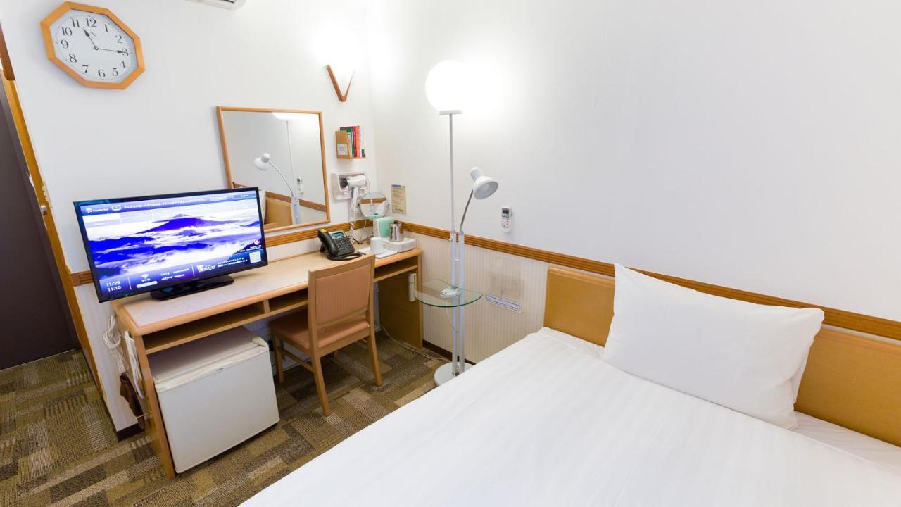 Toyoko Inn Okinawa Naha Asahibashi Ekimae Exteriör bild