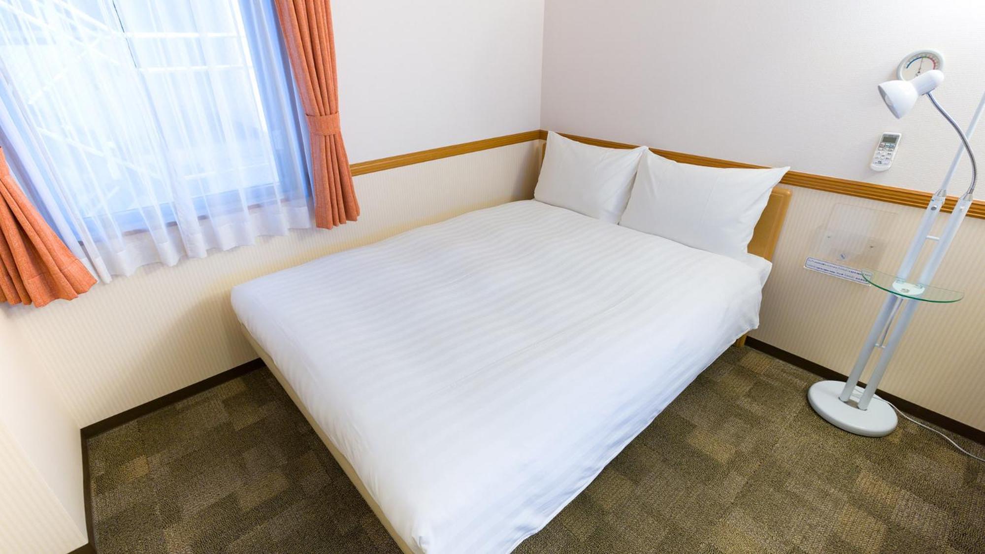 Toyoko Inn Okinawa Naha Asahibashi Ekimae Rum bild
