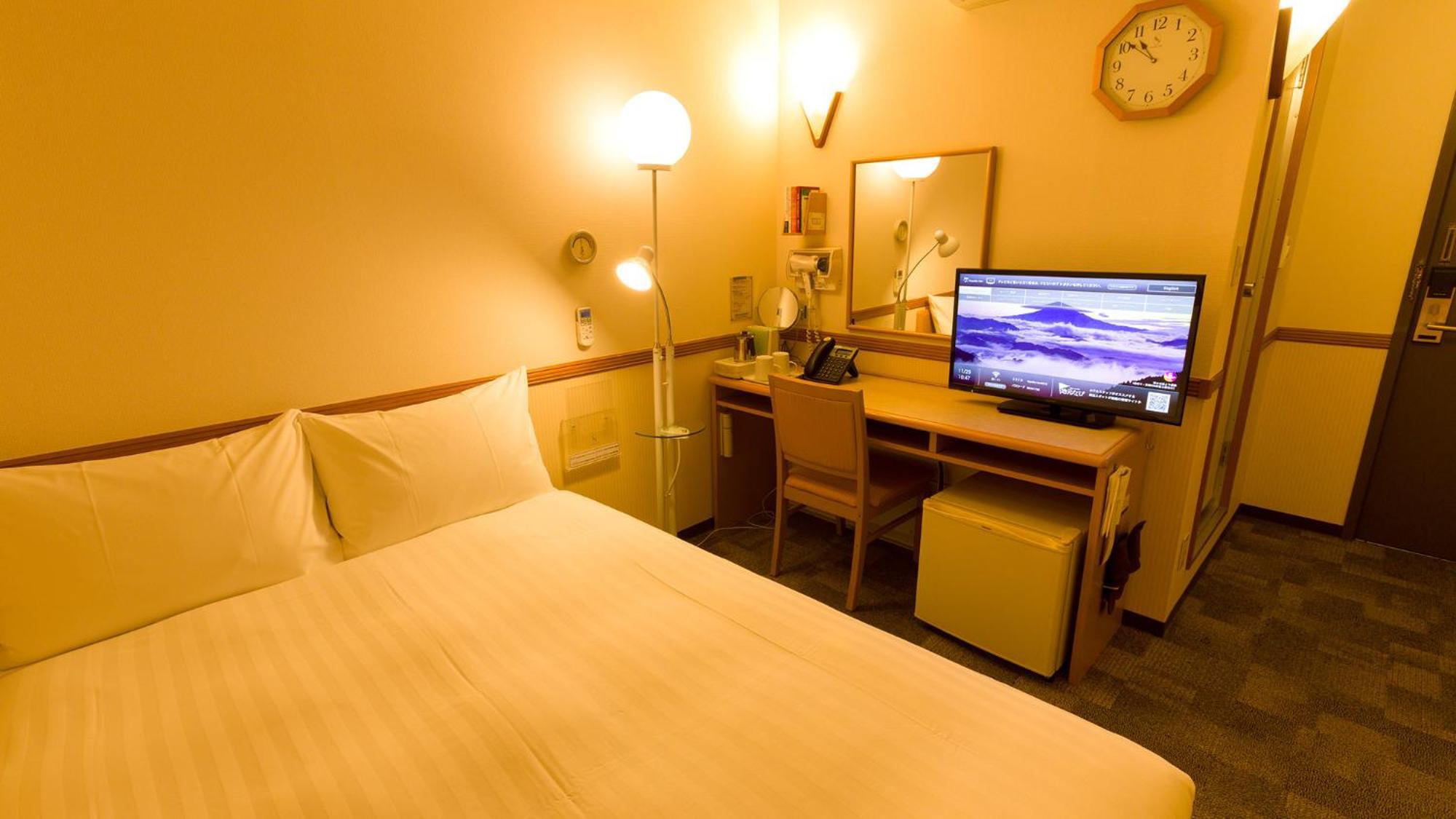 Toyoko Inn Okinawa Naha Asahibashi Ekimae Rum bild