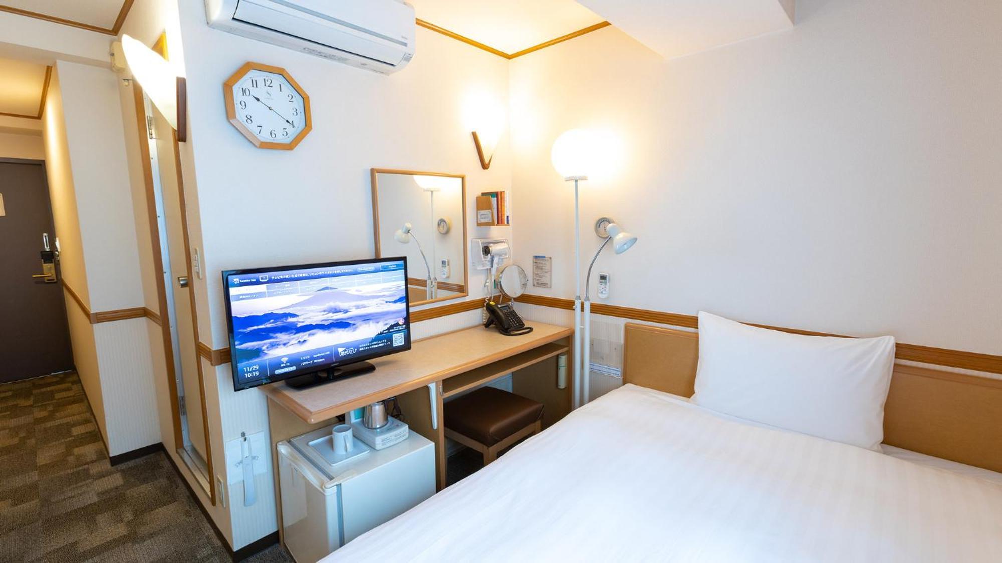 Toyoko Inn Okinawa Naha Asahibashi Ekimae Rum bild