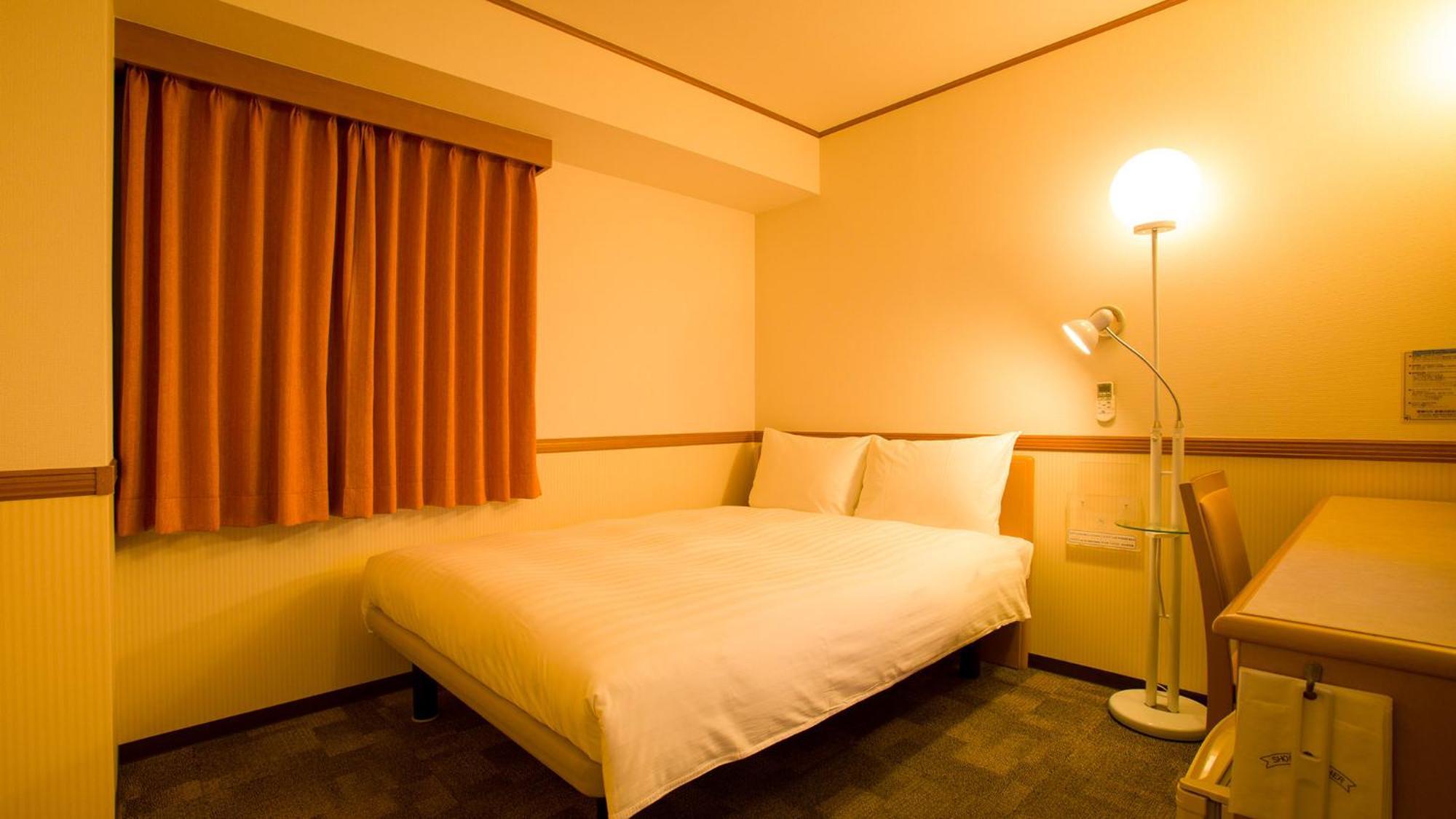 Toyoko Inn Okinawa Naha Asahibashi Ekimae Rum bild