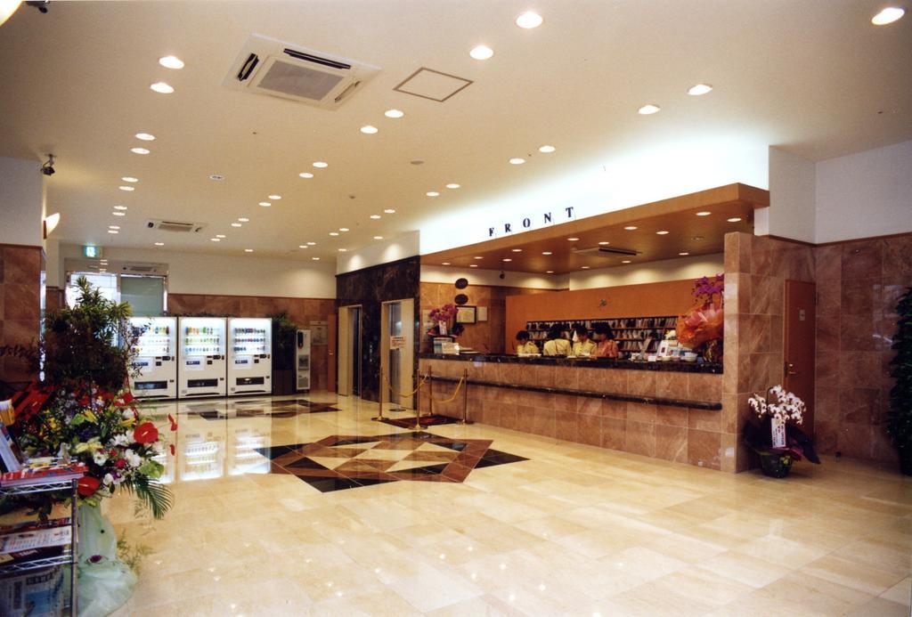Toyoko Inn Okinawa Naha Asahibashi Ekimae Exteriör bild